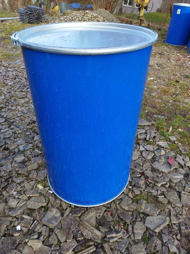 Plechové (ocelové) sudy 200 litrů s víkem