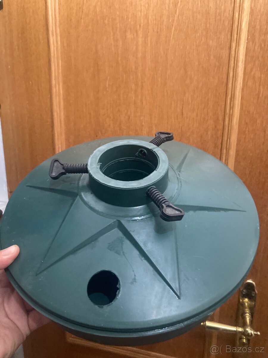 Vanocni stojan stojanek na stromecek