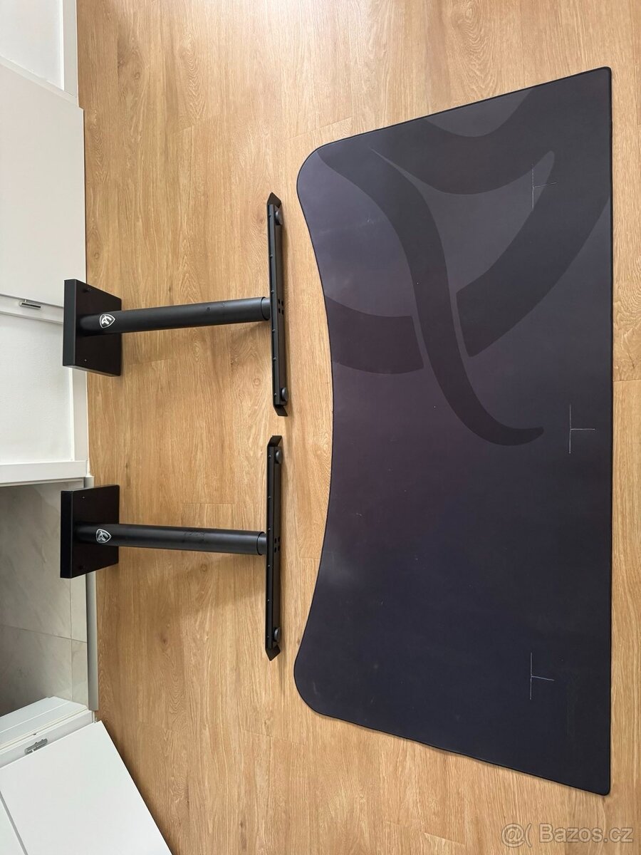 Herní stůl - Arozzi Arena černý