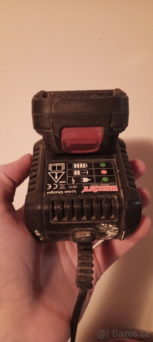 HECHT akumulátor a nabíječka