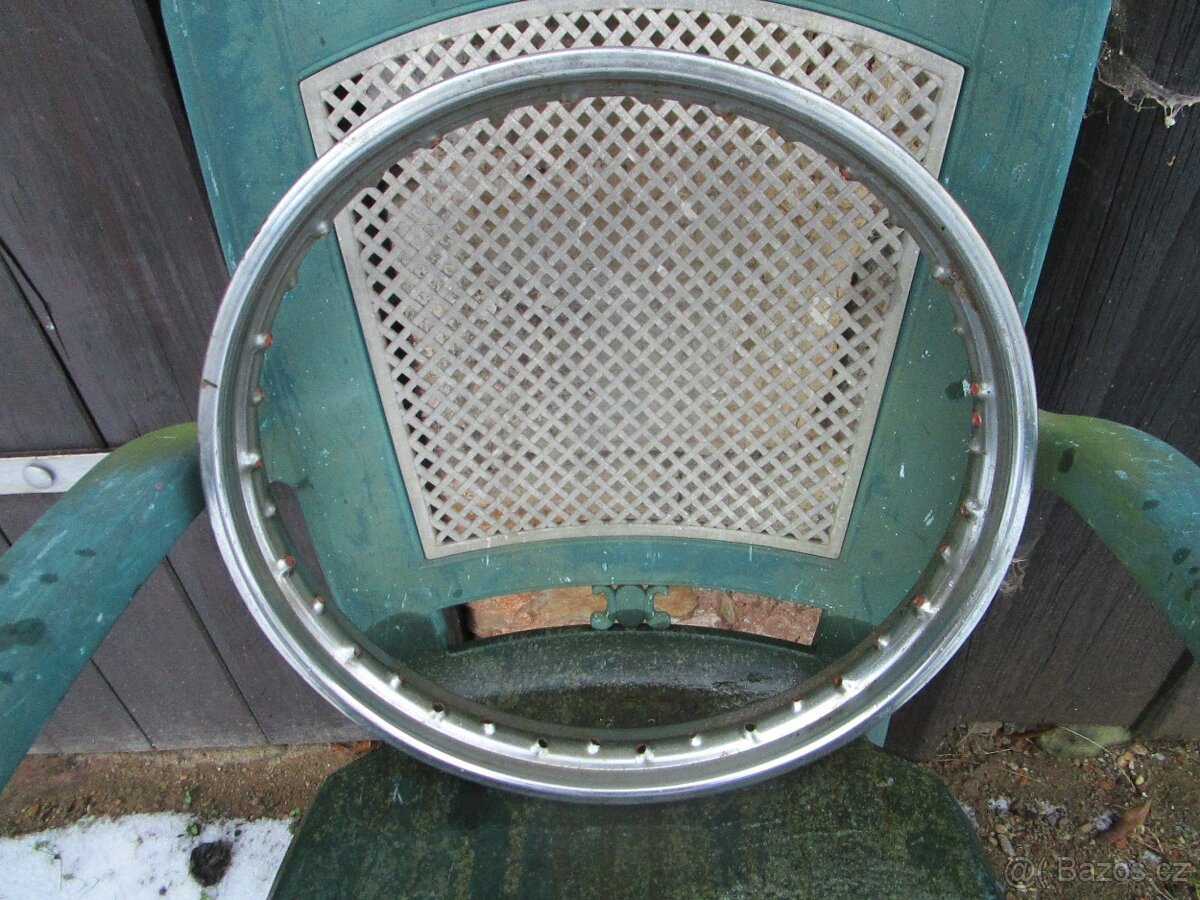 Jawa kývačka ráfky 16 palců.