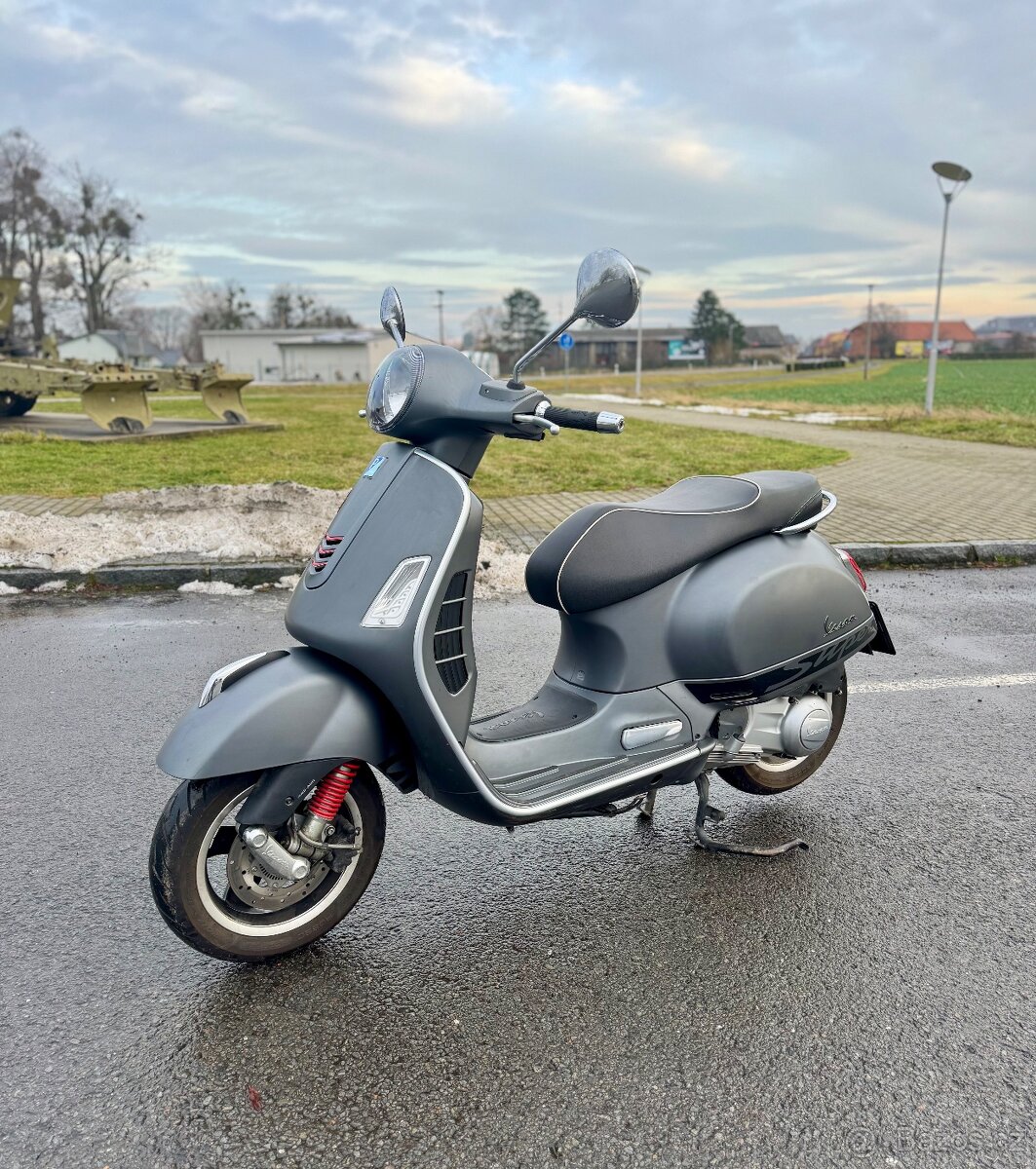 Vespa GTS Super 300 ABS, původ ČR, 1. majitel