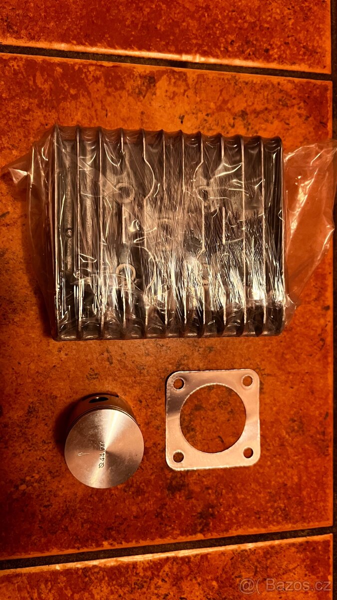 Prodám nové díly na simson S70