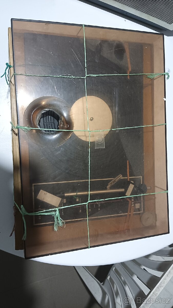 Gramofon Tesla HC 14.20
