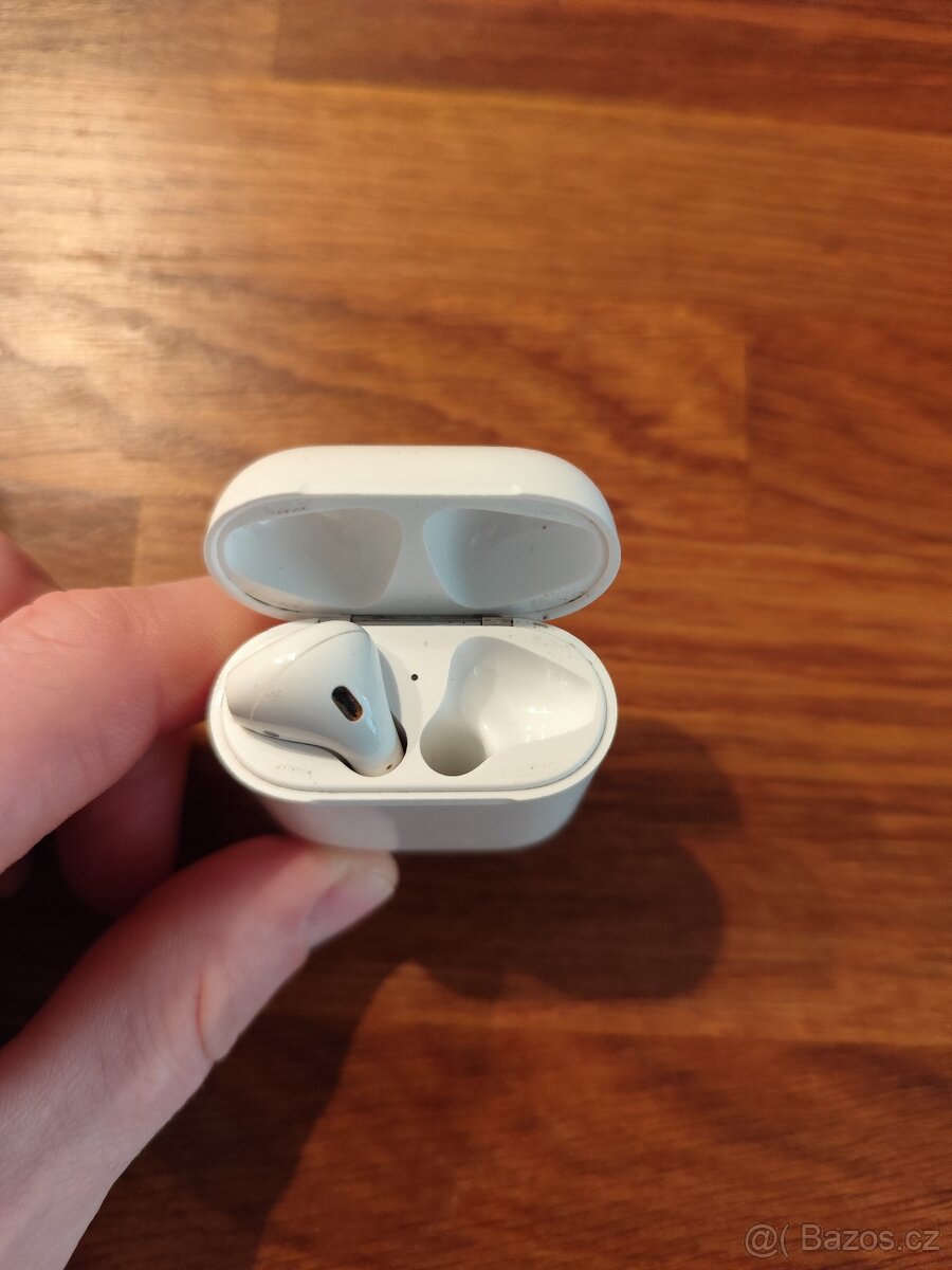 Apple AirPods 2