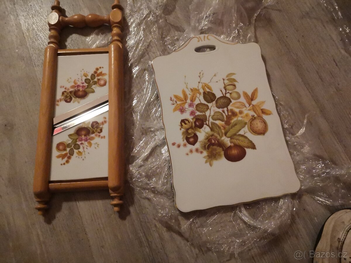 starožitné porcelánové kruhadlo+ porcelánové prkénko
