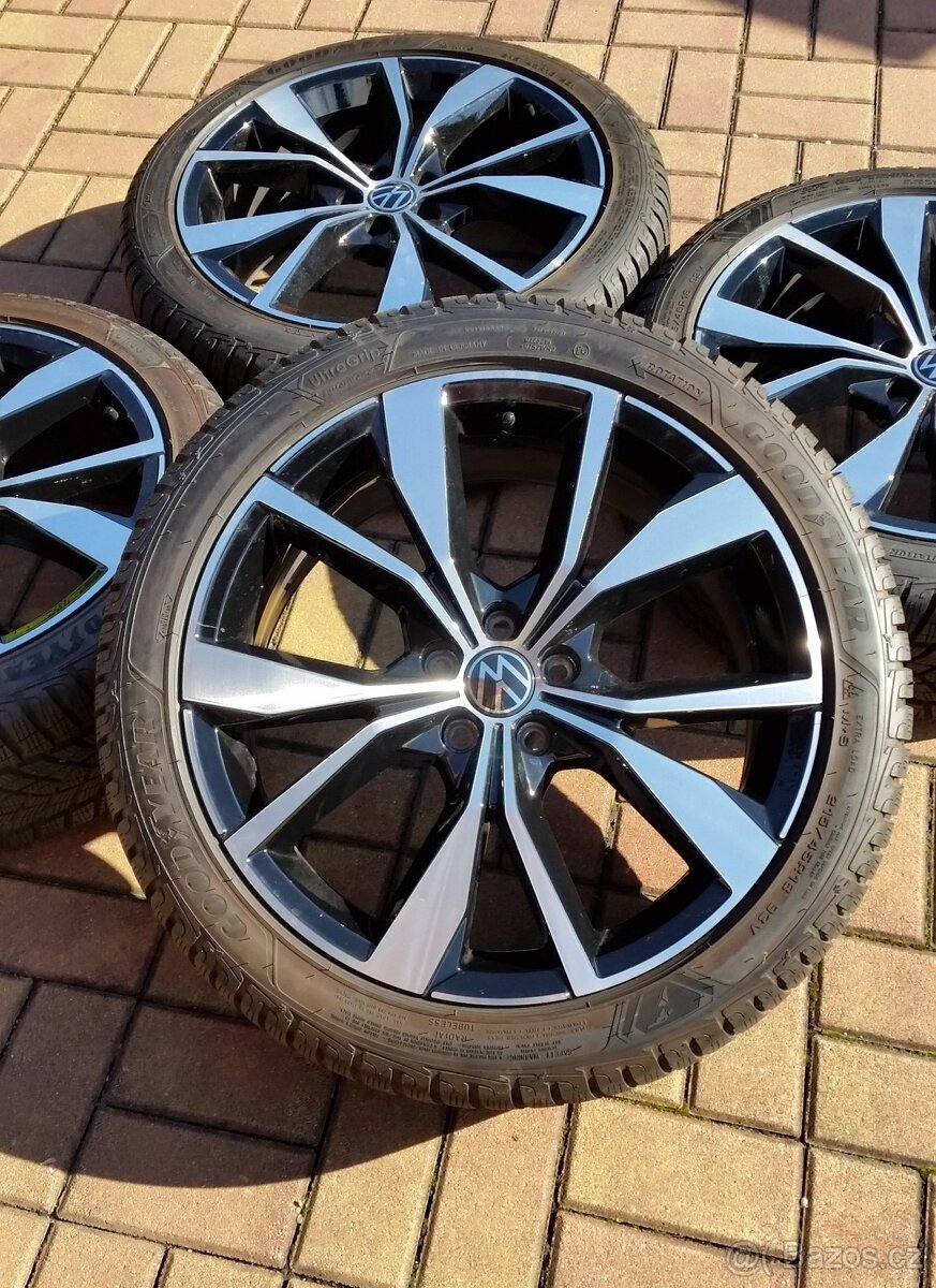 Zimní sada VOLKSWAGEN / ŠKODA 5x100 R18 pneu 215/45/18 4x9mm