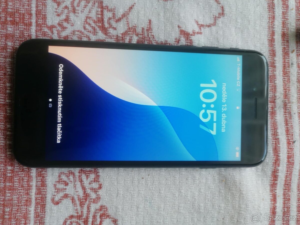 Prodám iPhone se 2022