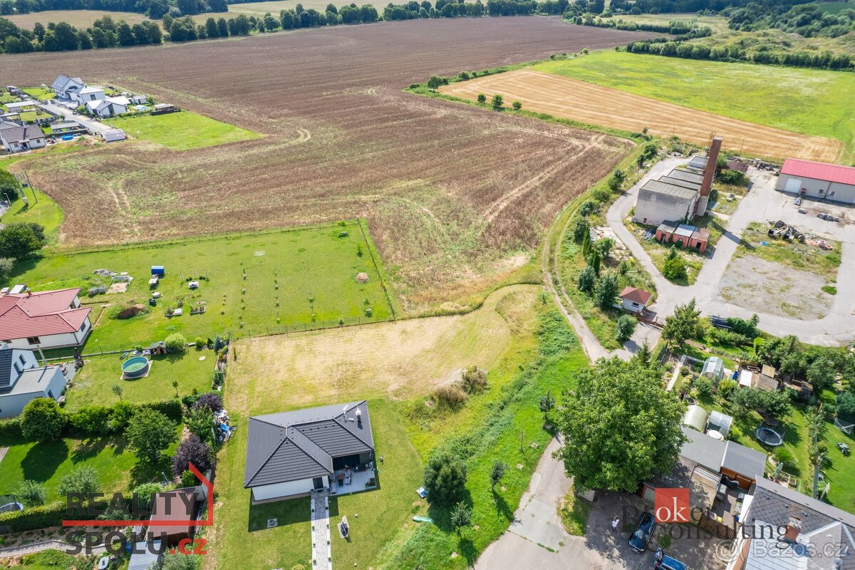 Prodej, pozemky/bydlení, 1037 m2, Pod Nádražím 505, 50302 Př