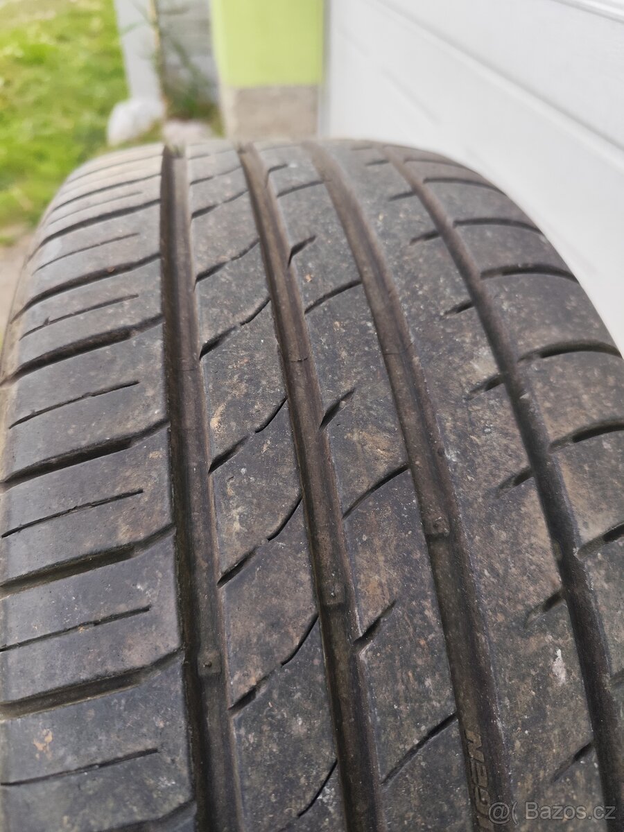 KUMHO CRUGEN 235/55 R18