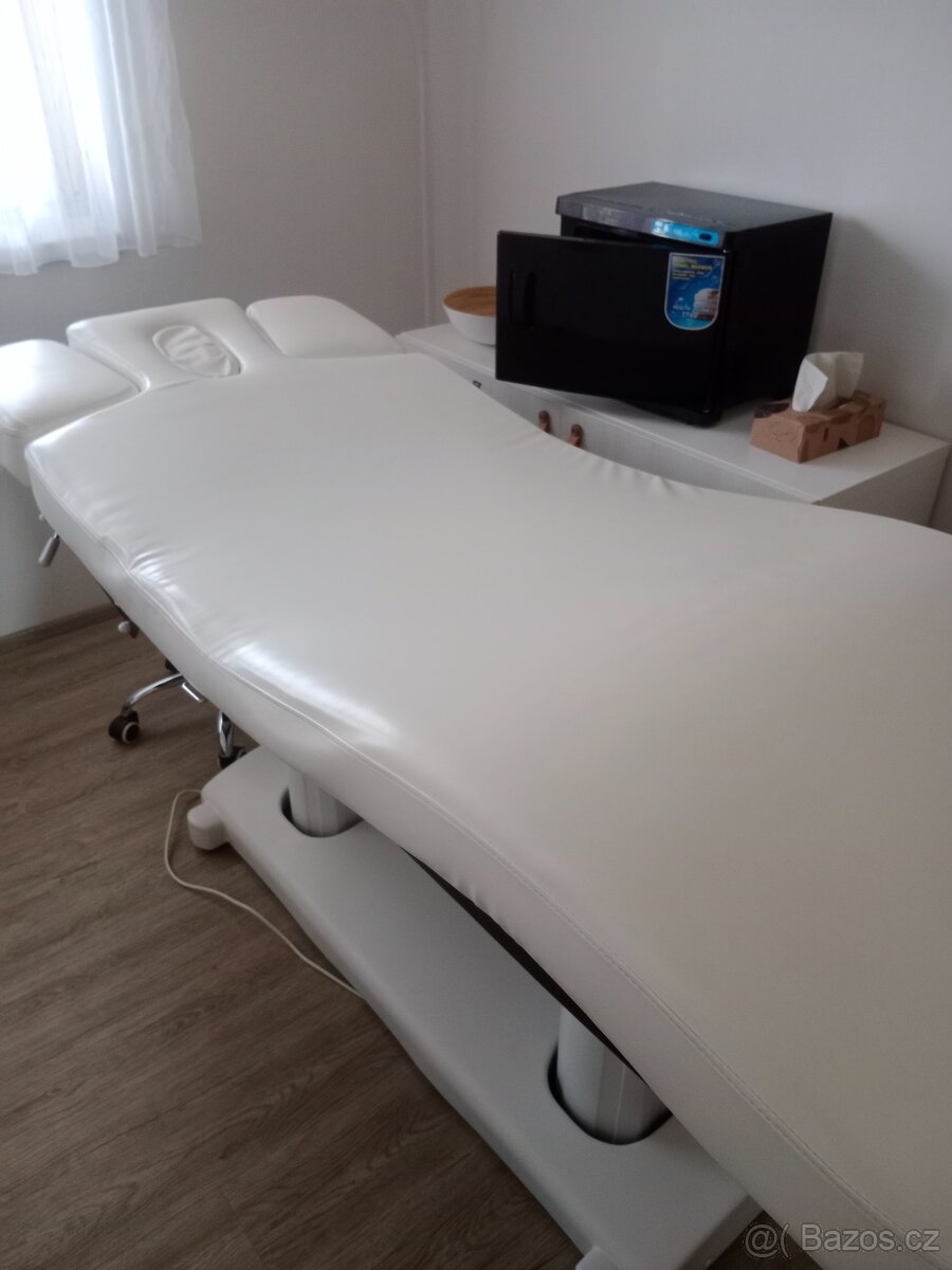 Kosmetické lehátko elektrické