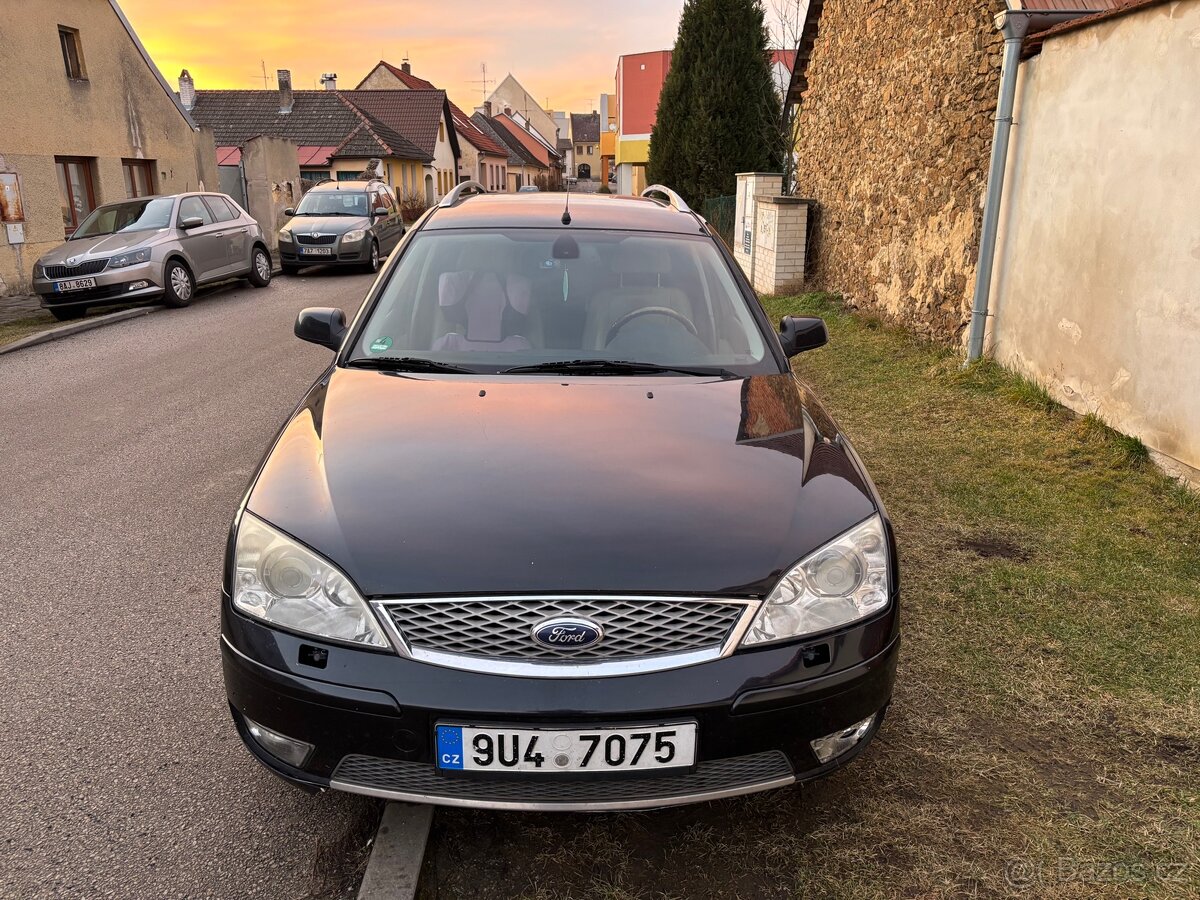 Ford Mondeo 2.0i - čist popisek