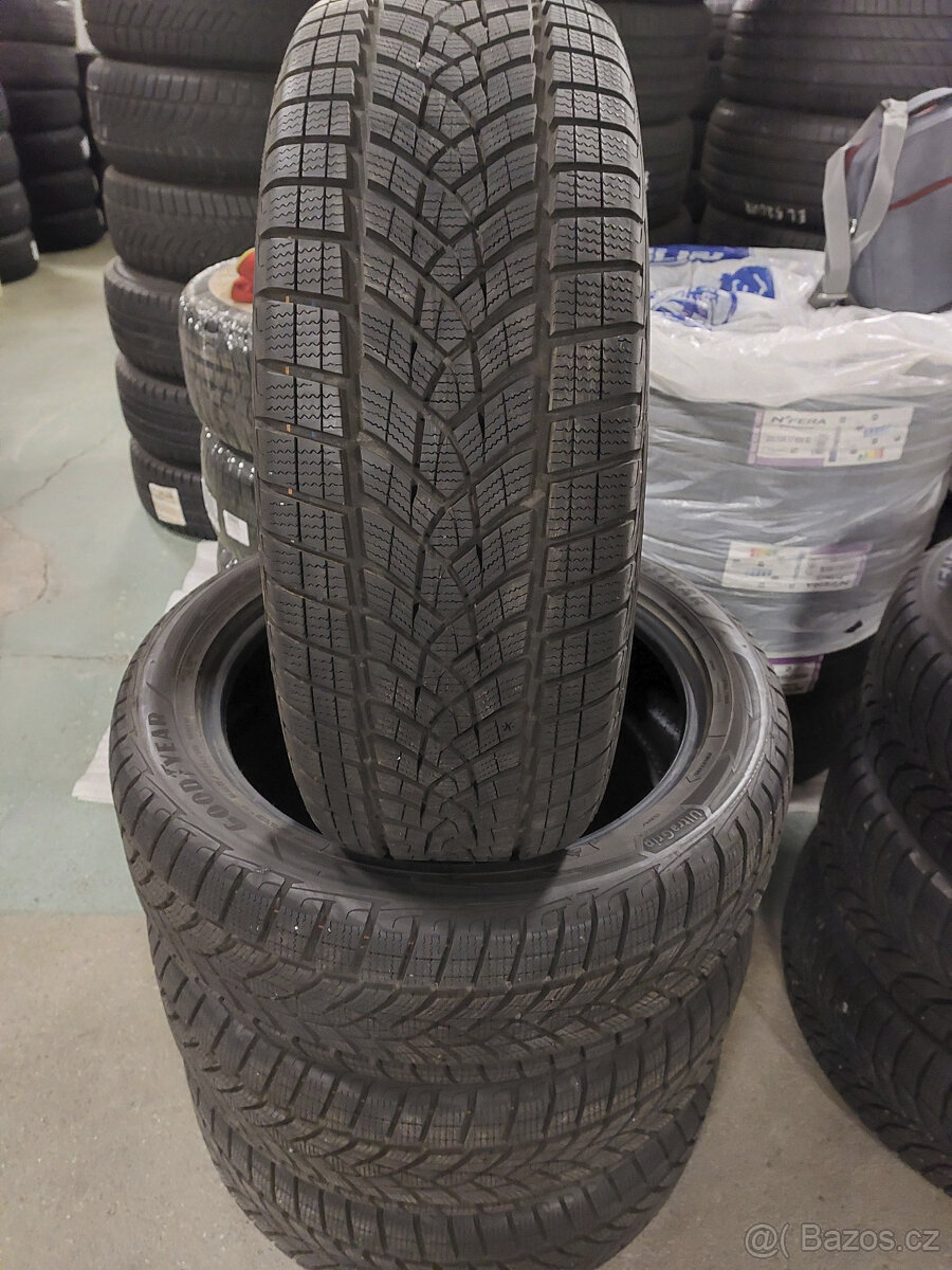 225/50 R19 100V Goodyear Performance zimní 4ks