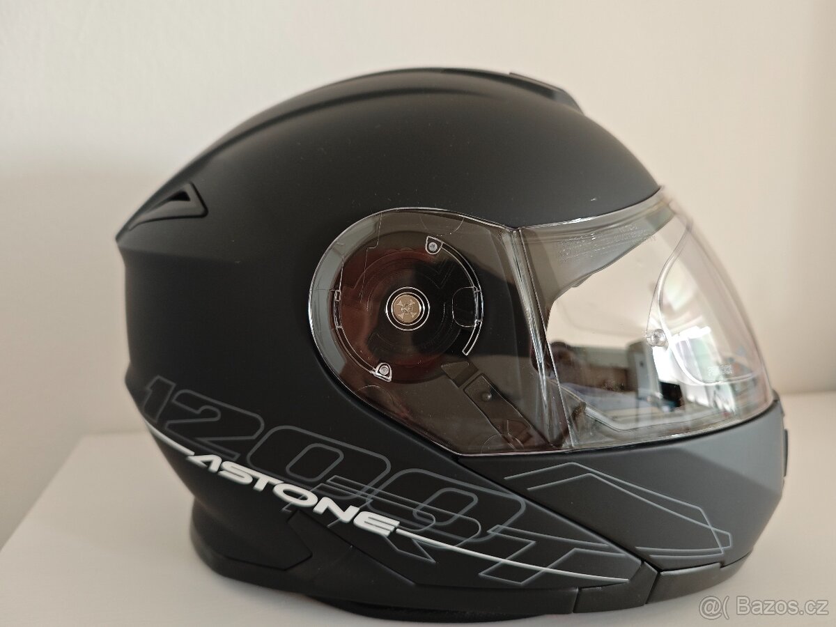 Přilba na motorku