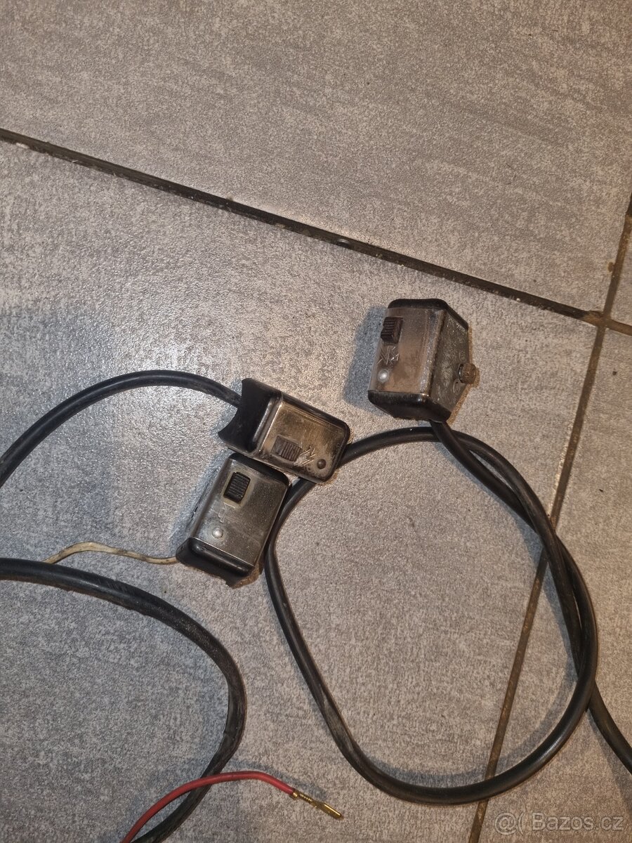 Tlačítko vypnutí motoru babeta 210,zkratovač