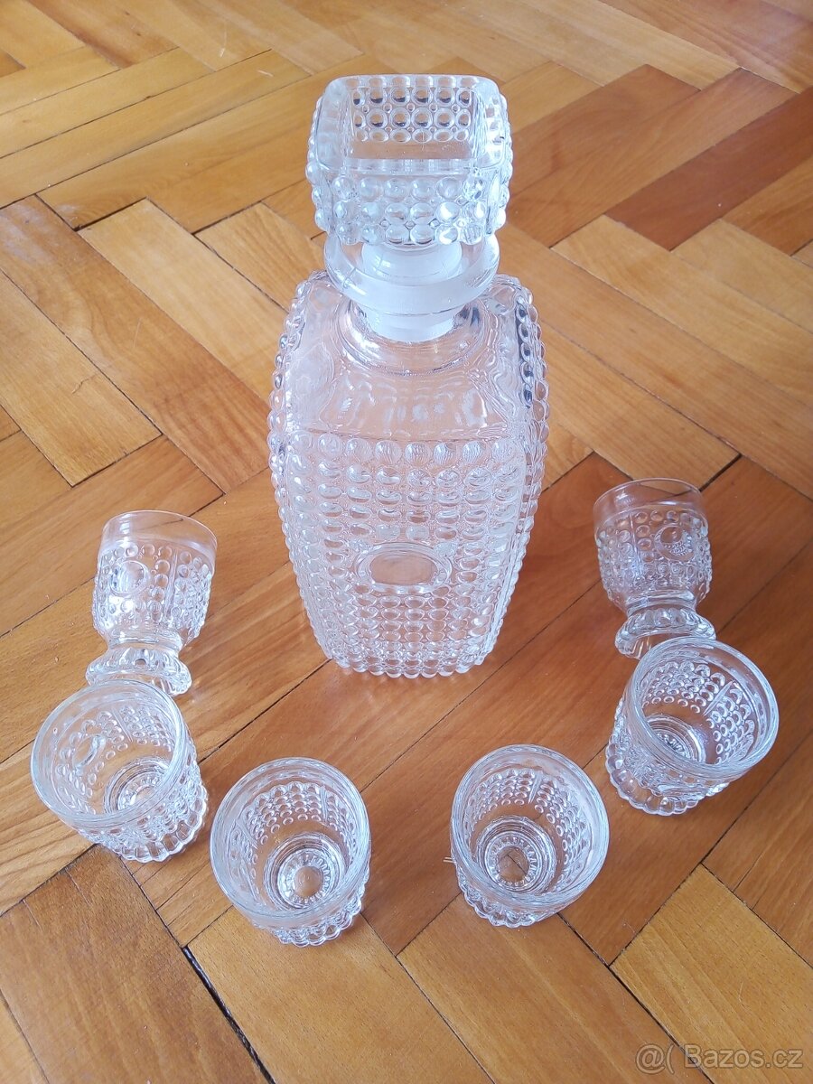 Karafa + skleničky