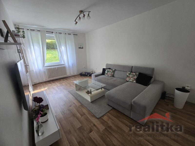 Pronájem bytu 3+1 s lodžii, Opava, ul. Slámova