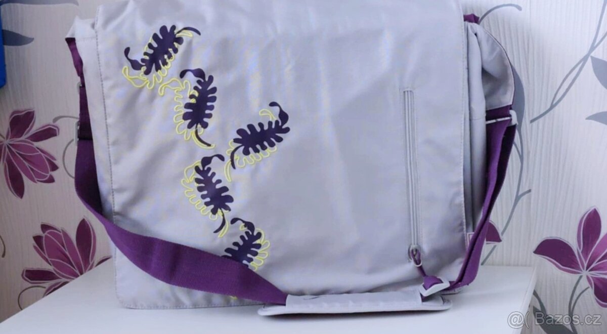 VELKÁ STUDENTSKÁ CROSSBODY