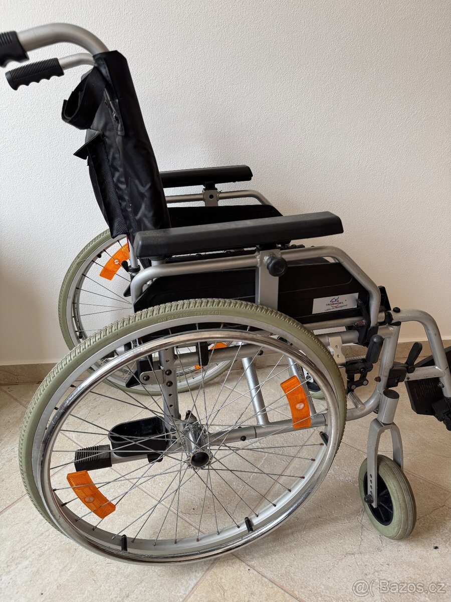 Invalidní vozik
