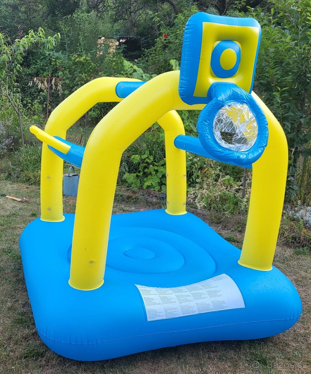 Dětský nafukovací hrad