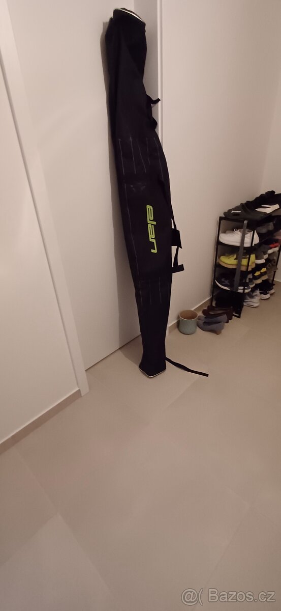 Prodám tašku na boty a přilbu