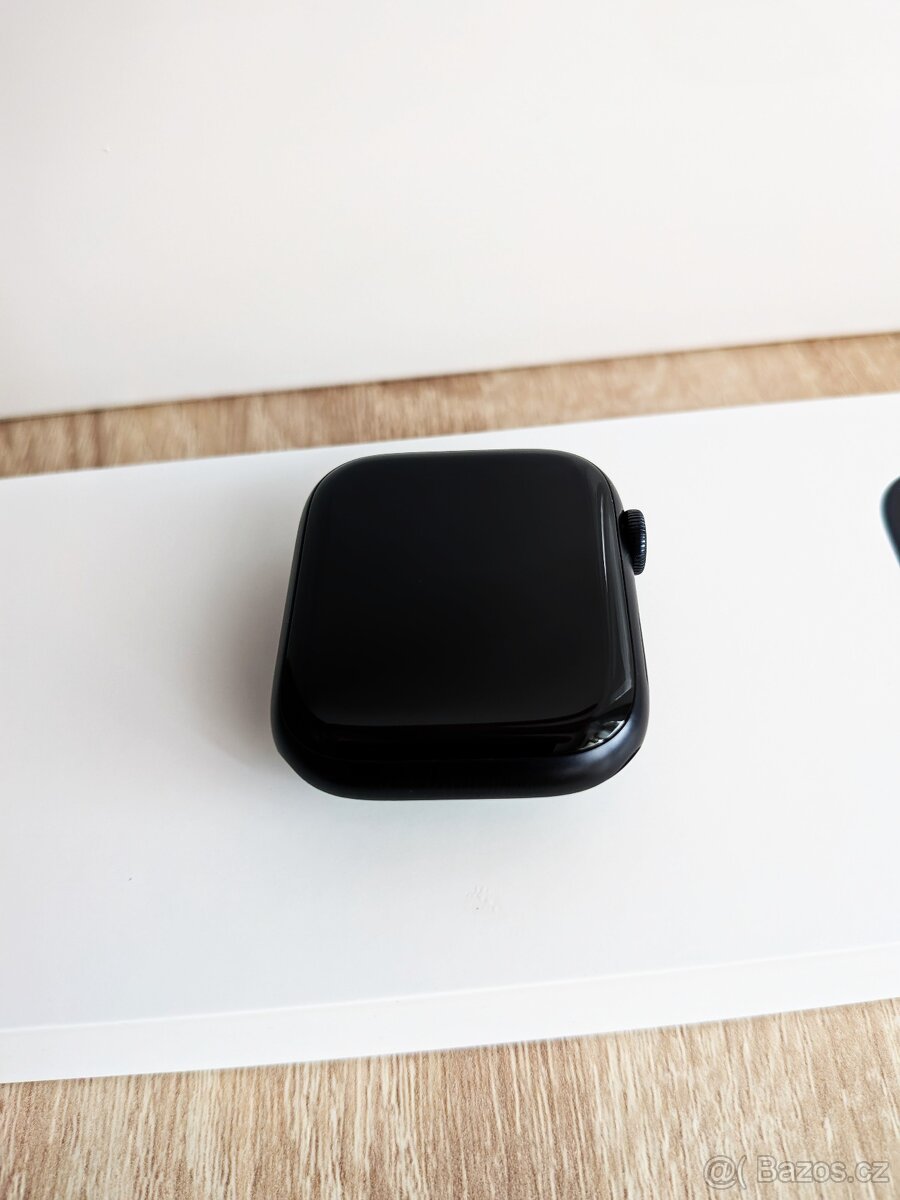 Apple watch 8 45mm nové -záruka 24 měsíců