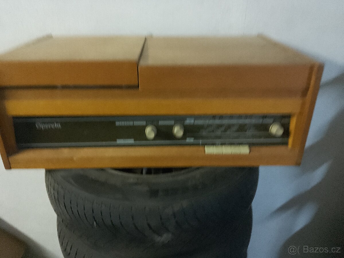 Gramofon Tesla