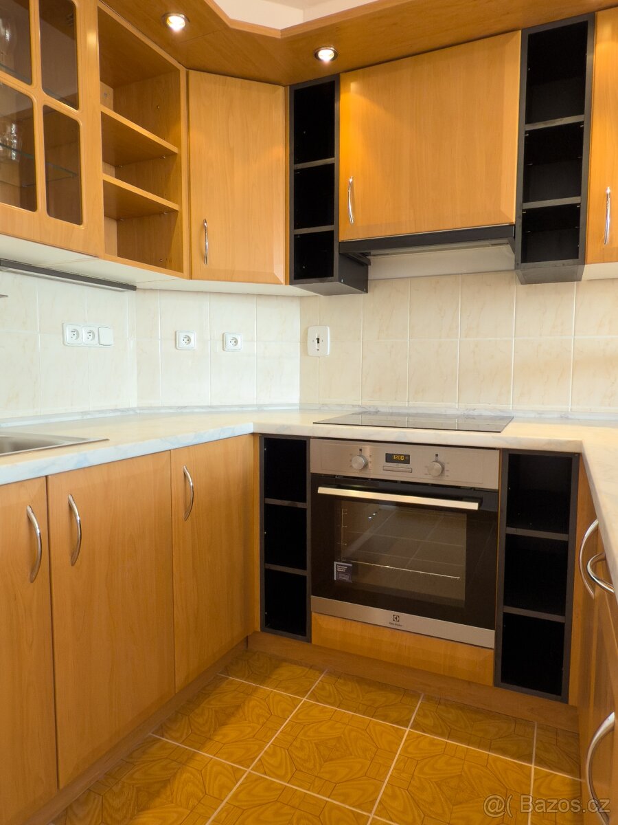 Kompletně vybavený byt 2+1 (46,5 m²) po část. rekonstrukci
