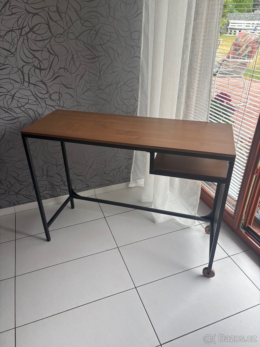 Kancelářský stolek IKEA