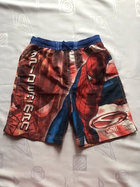 2x šortky barevné Spiderman, vel. 11-12 let = 50 Kč