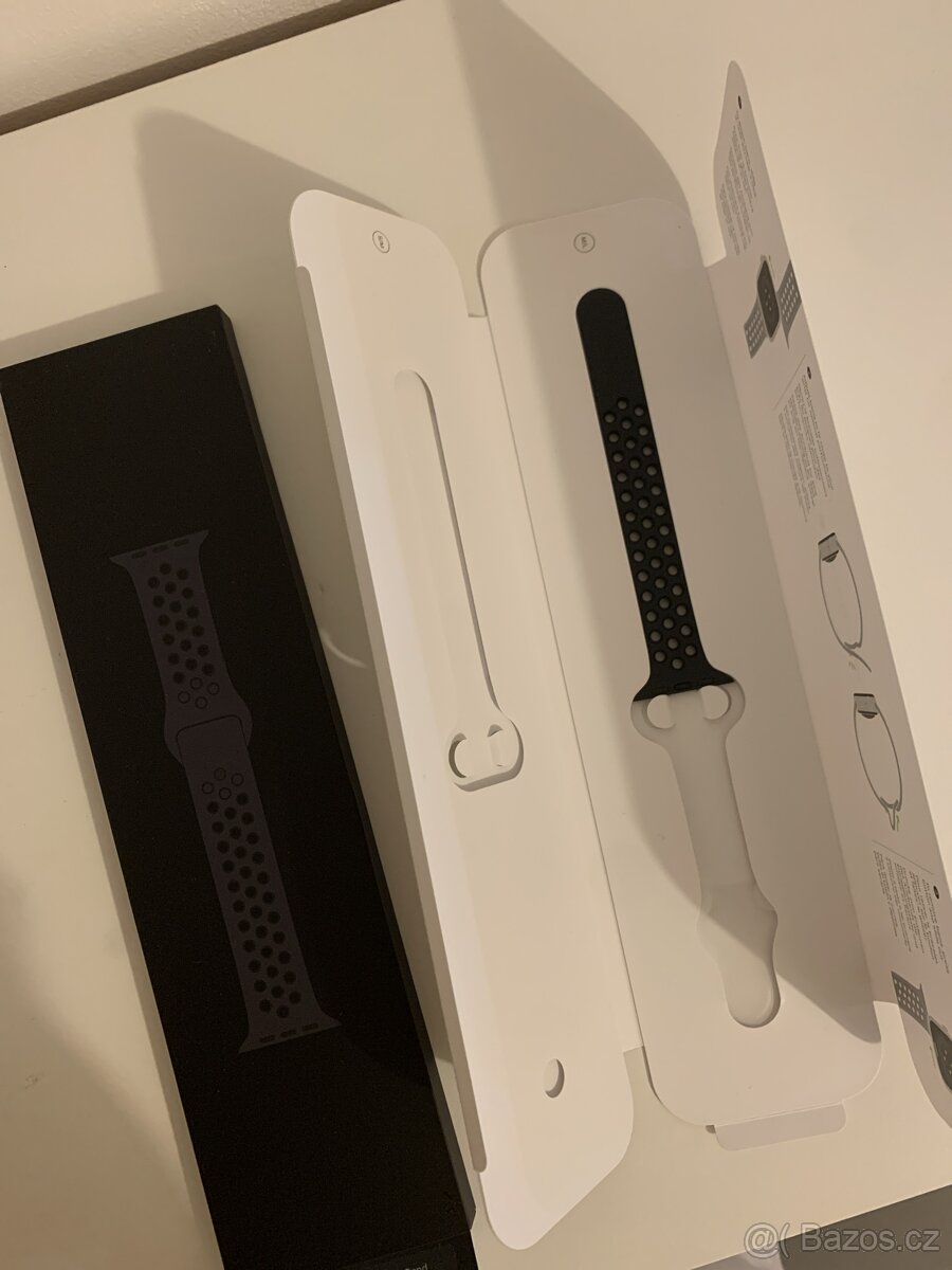 Apple Watch náramek