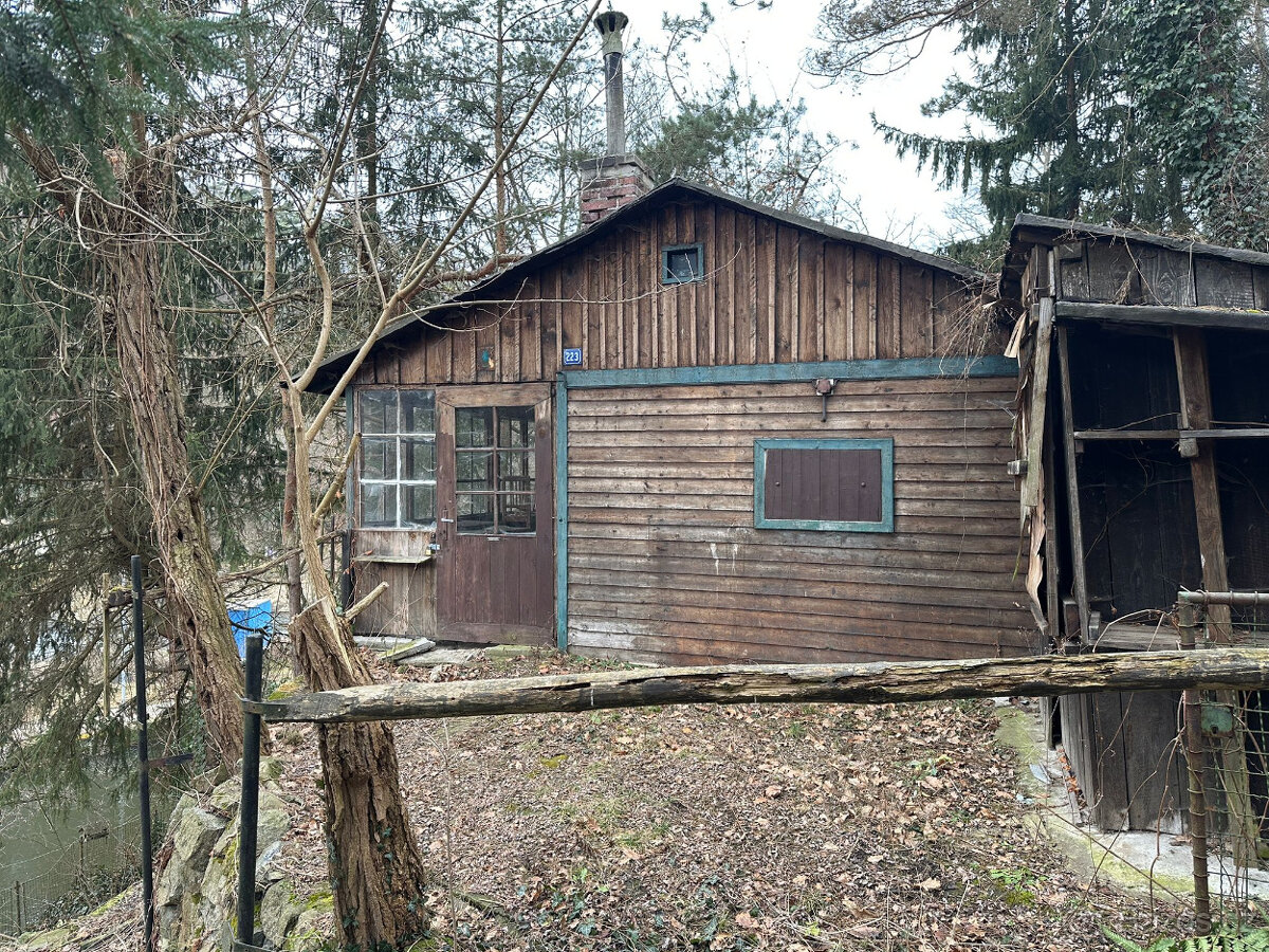 Chata na Sázavě, Kamenný Újezdec