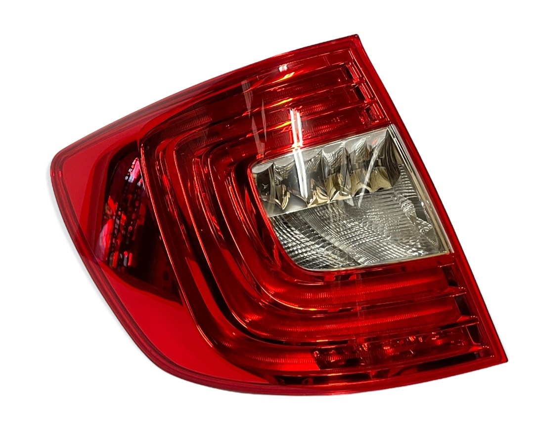 Leve zadni svetlo na Škoda superb 2 combi 2013-2015 Led
