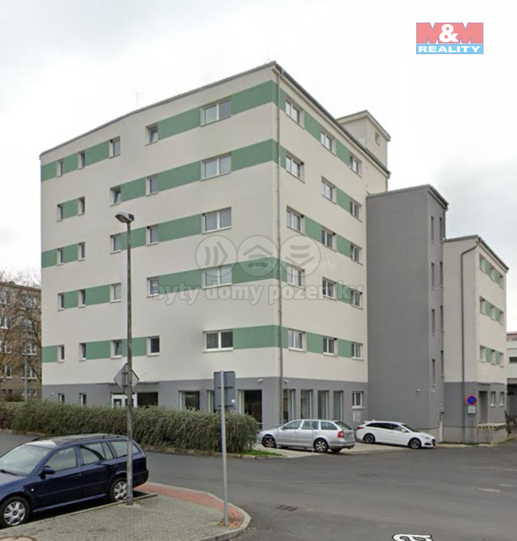 Pronájem kancelářského prostoru, 411 m², Louny, ul. Březinov