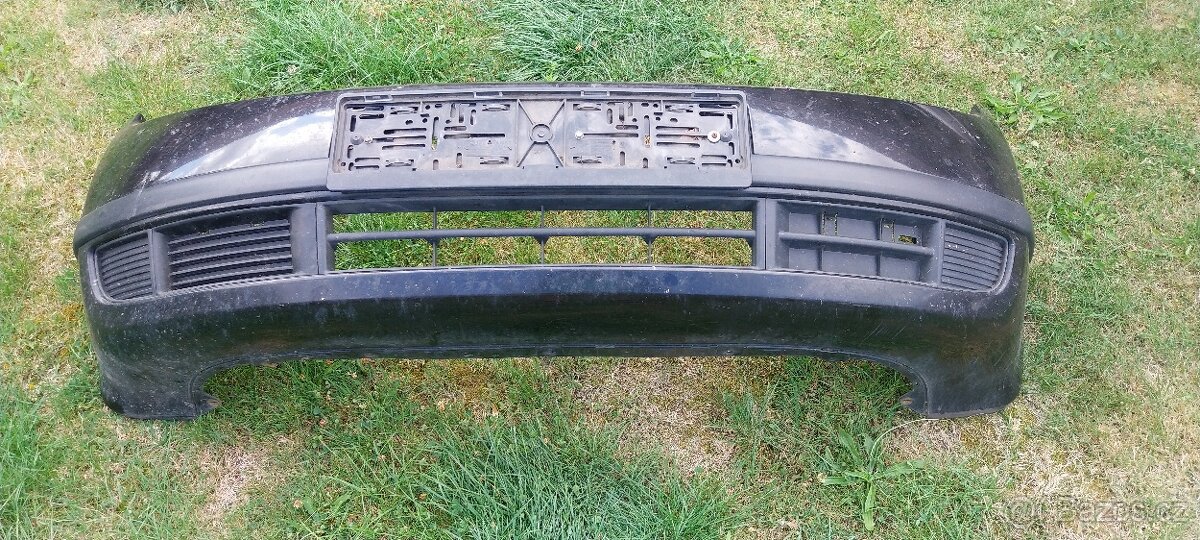 Přední nárazník černý