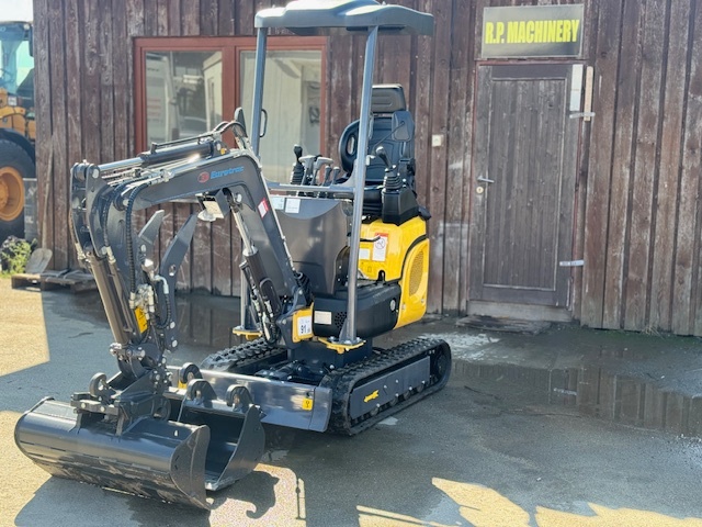 Pásový bagr Eurotrac HE12