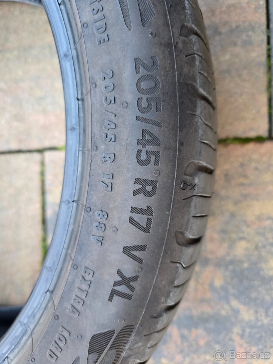 Prodám pneu Continental 205/45 R17