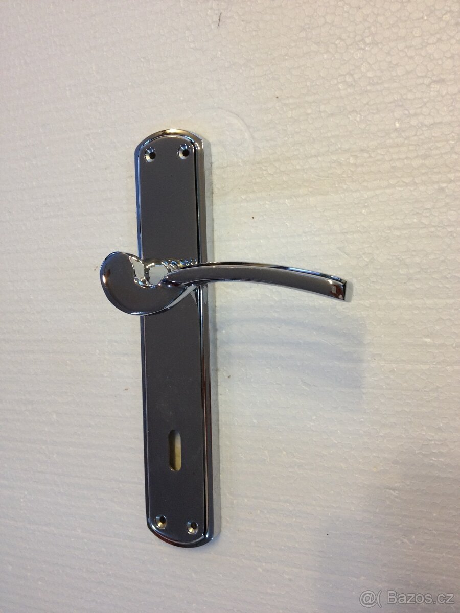 Dveřní klika / kování, stříbrná lesk, rozteč 90mm/23ks