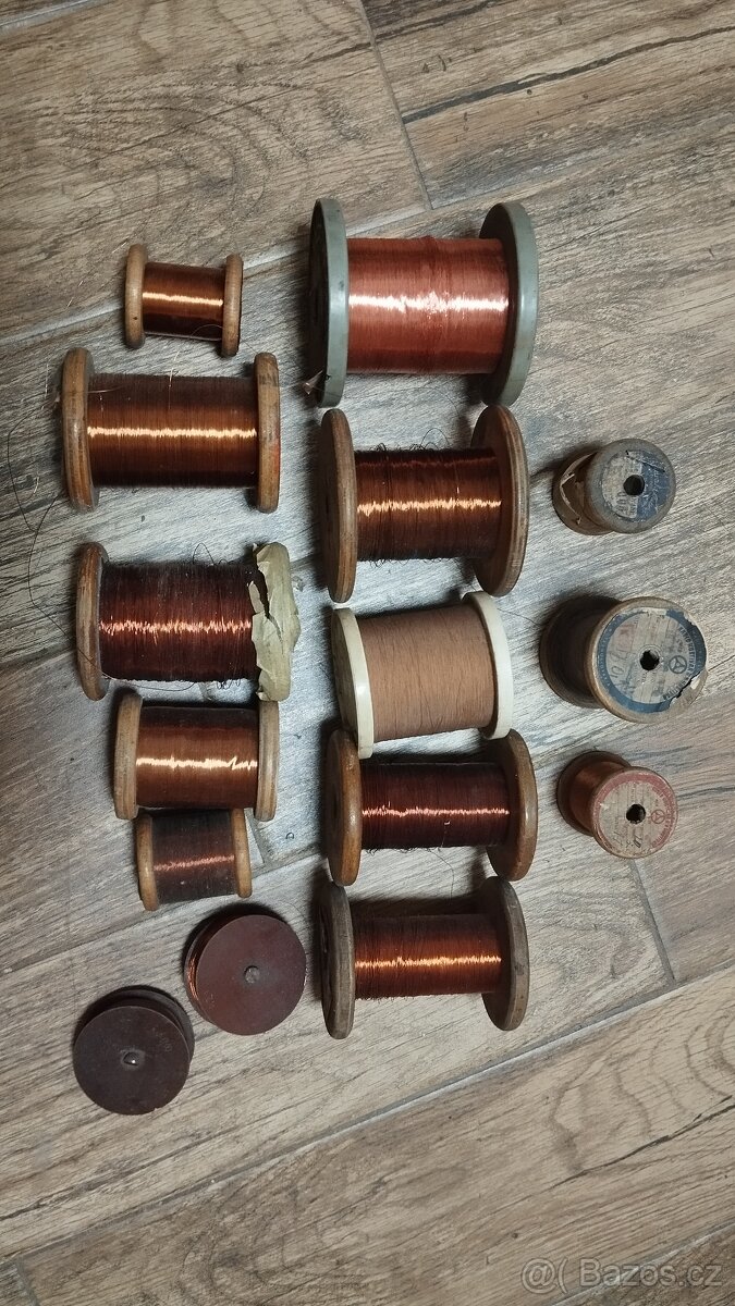 Měděný drát lakovaný