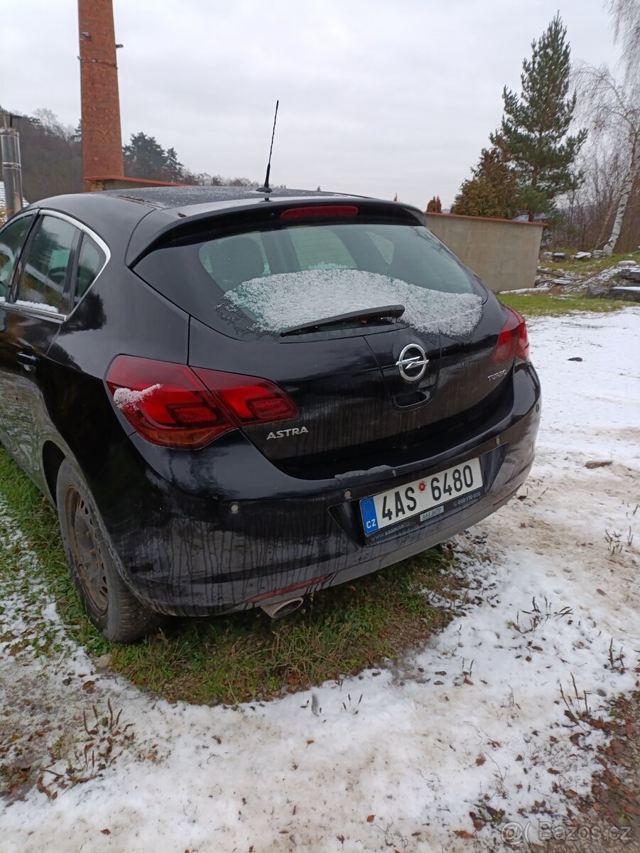Prodam OPEL ASRTA J 1.6 turbo