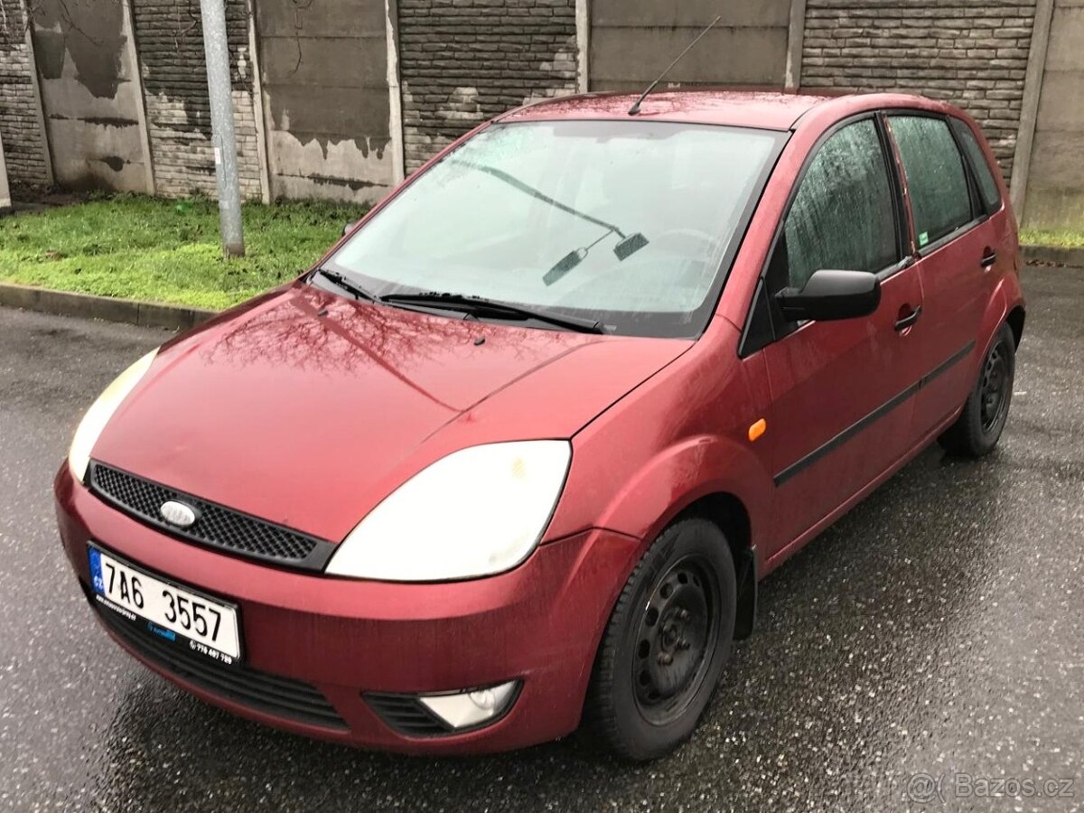 FORD FIESTA 1.6i 2003, 5.dveří, ČR, ZIM.PNEU, NOVÁ STK 2027