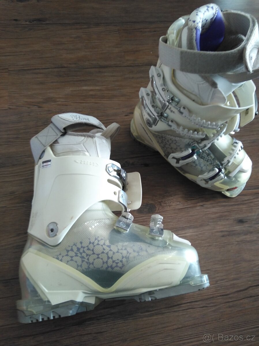 Prodám velmi pěkné dámské lyžáky HEAD velikost 38