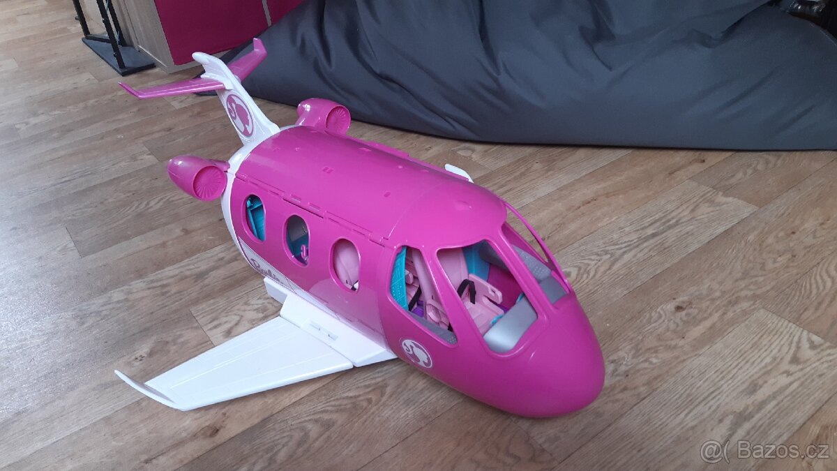Barbie letadlo a auto