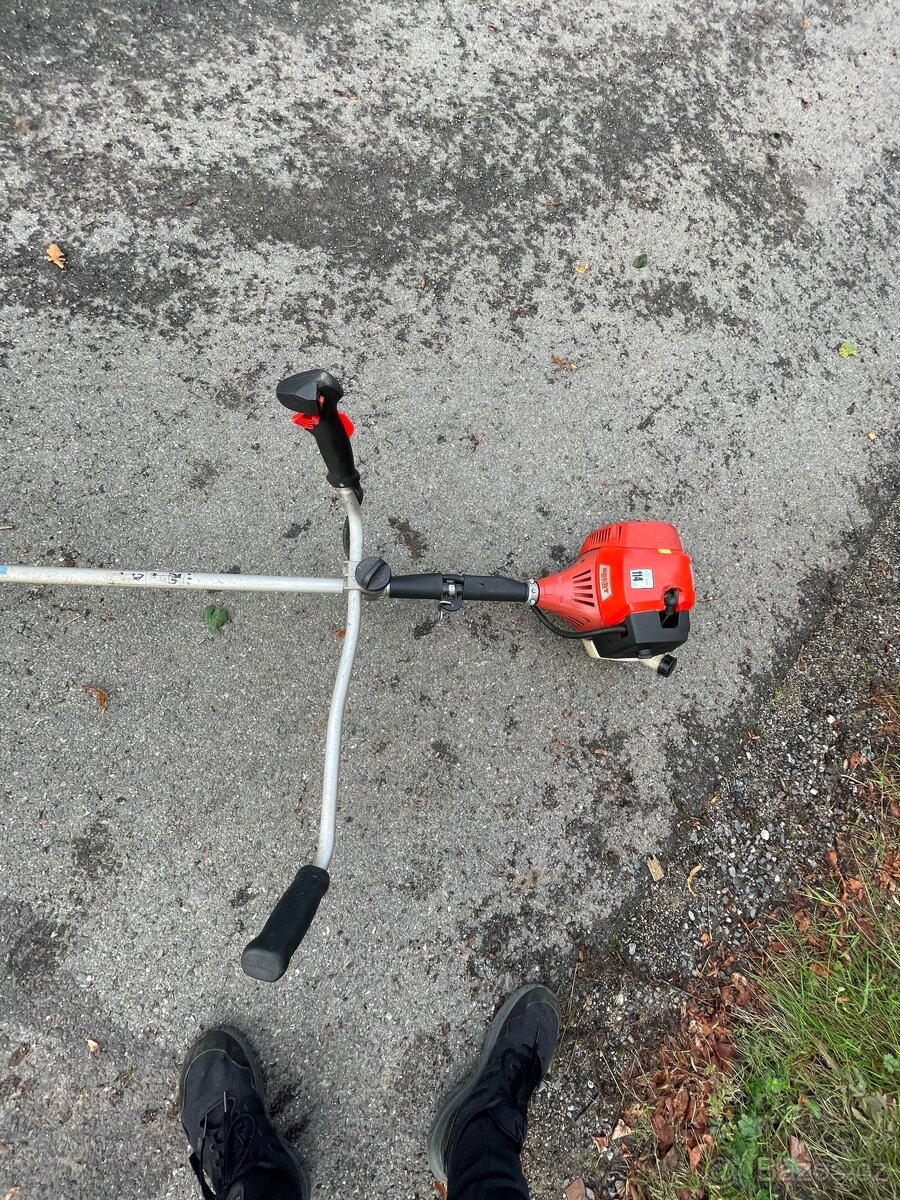 Hecht 145 křovinořez