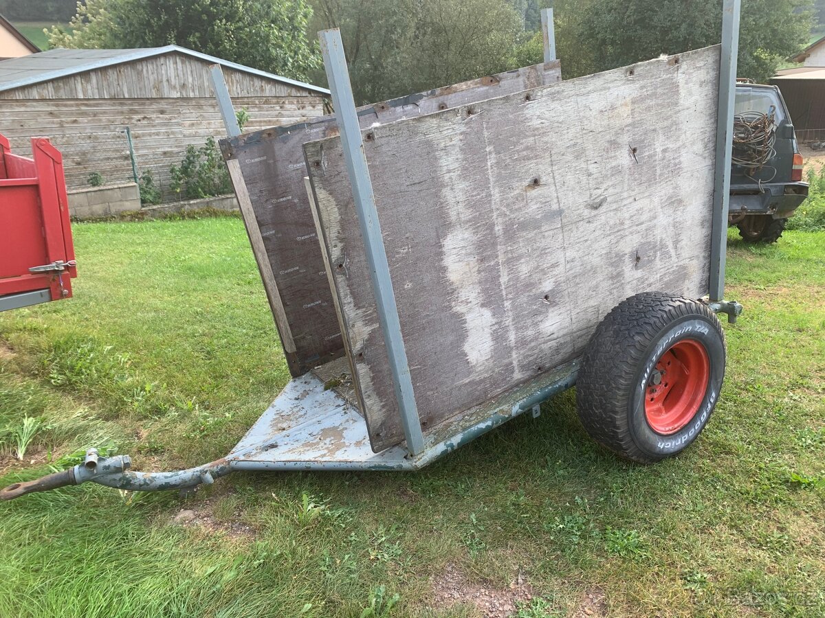 Vlek kára za traktor