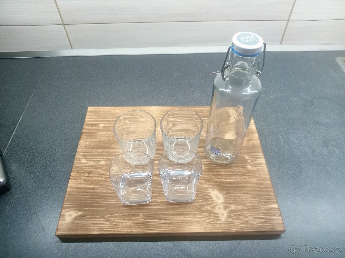 Dřevěné kuchyňské prkénko servírovací tác masiv