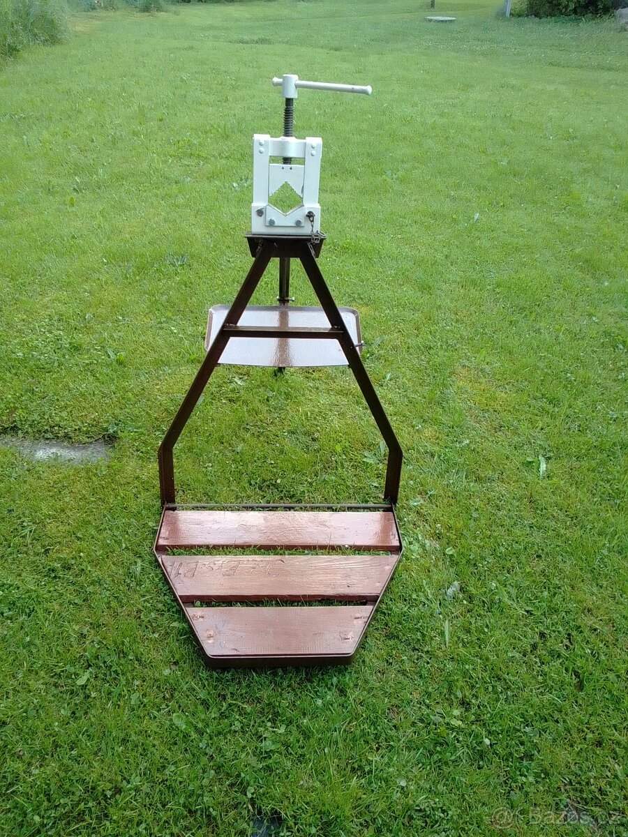 Instalatérský svěrák - skládací.