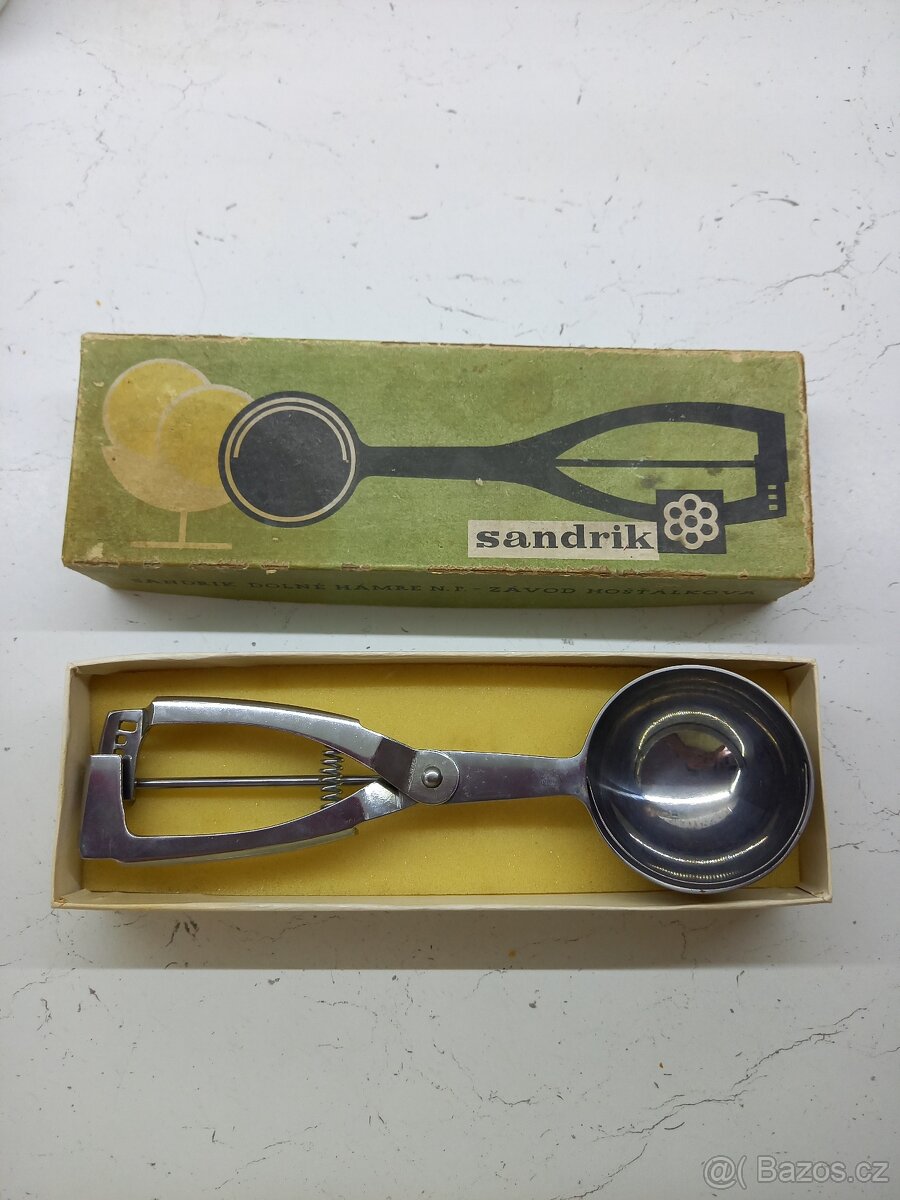 Naběračka na zmrzlinu