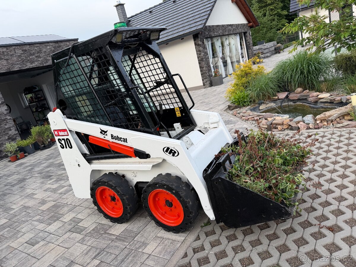 Bobcat S70 smykový nakladač
