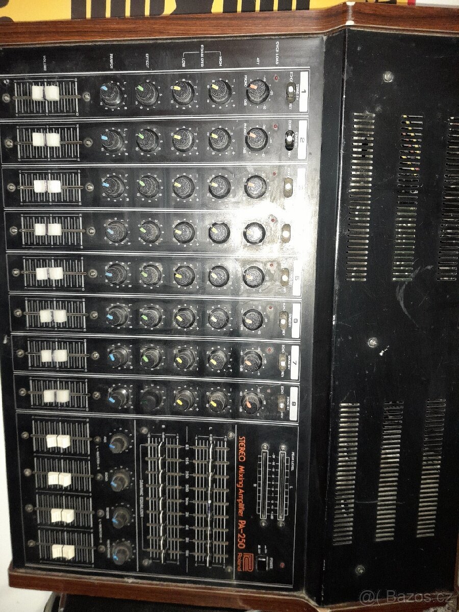 Mixážní pult zesilovač Roland PA-250